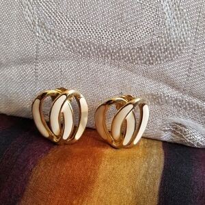 Vintage TAT Stamped Gold Tone and Off White Enamel Earrings EUC Pre-Owned